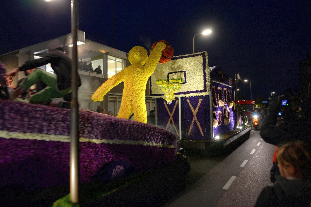 ../Images/Bloemencorso Noordwijkerhout 275.jpg